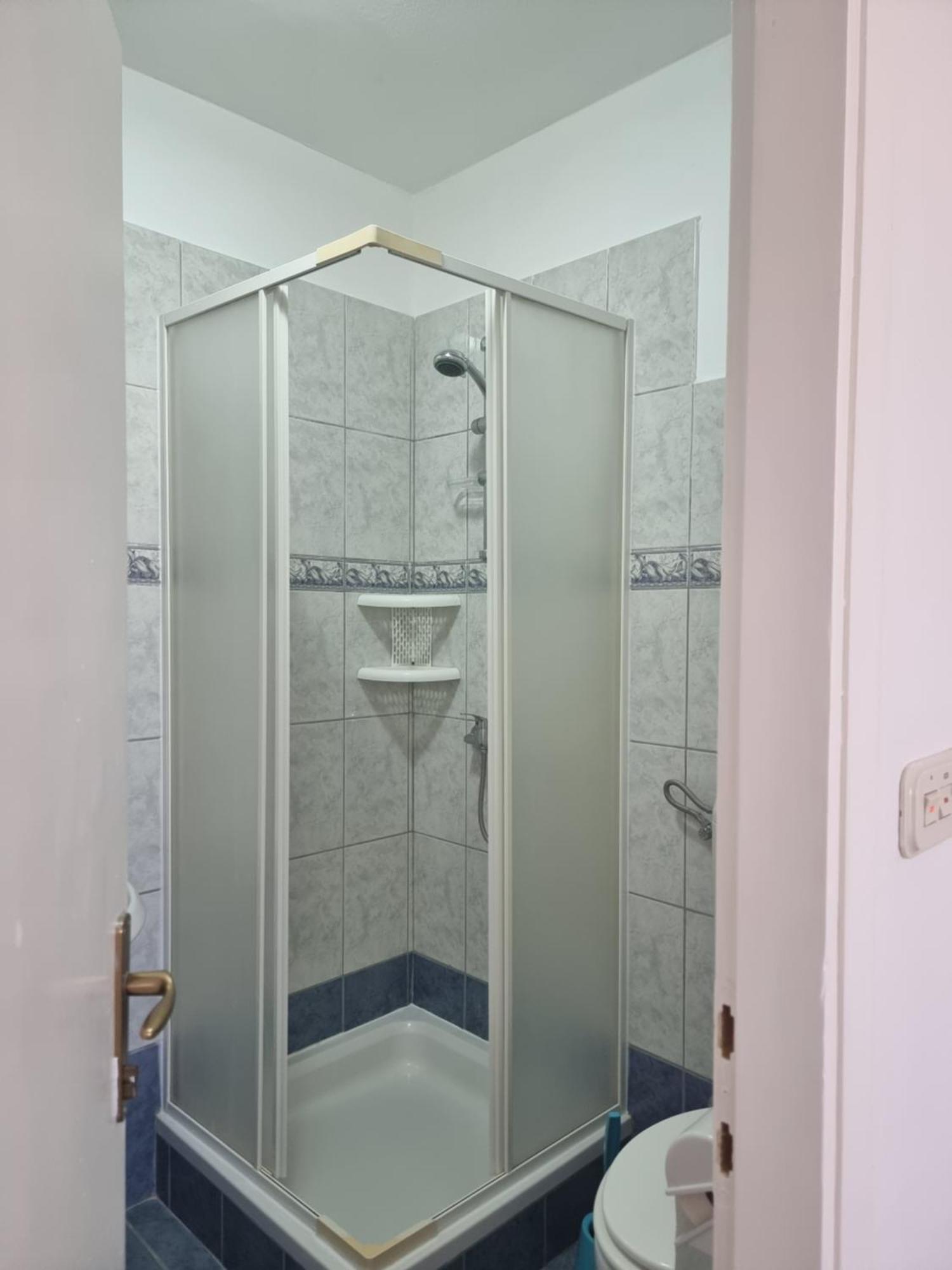 Apartmani Alen Dinjiška Buitenkant foto