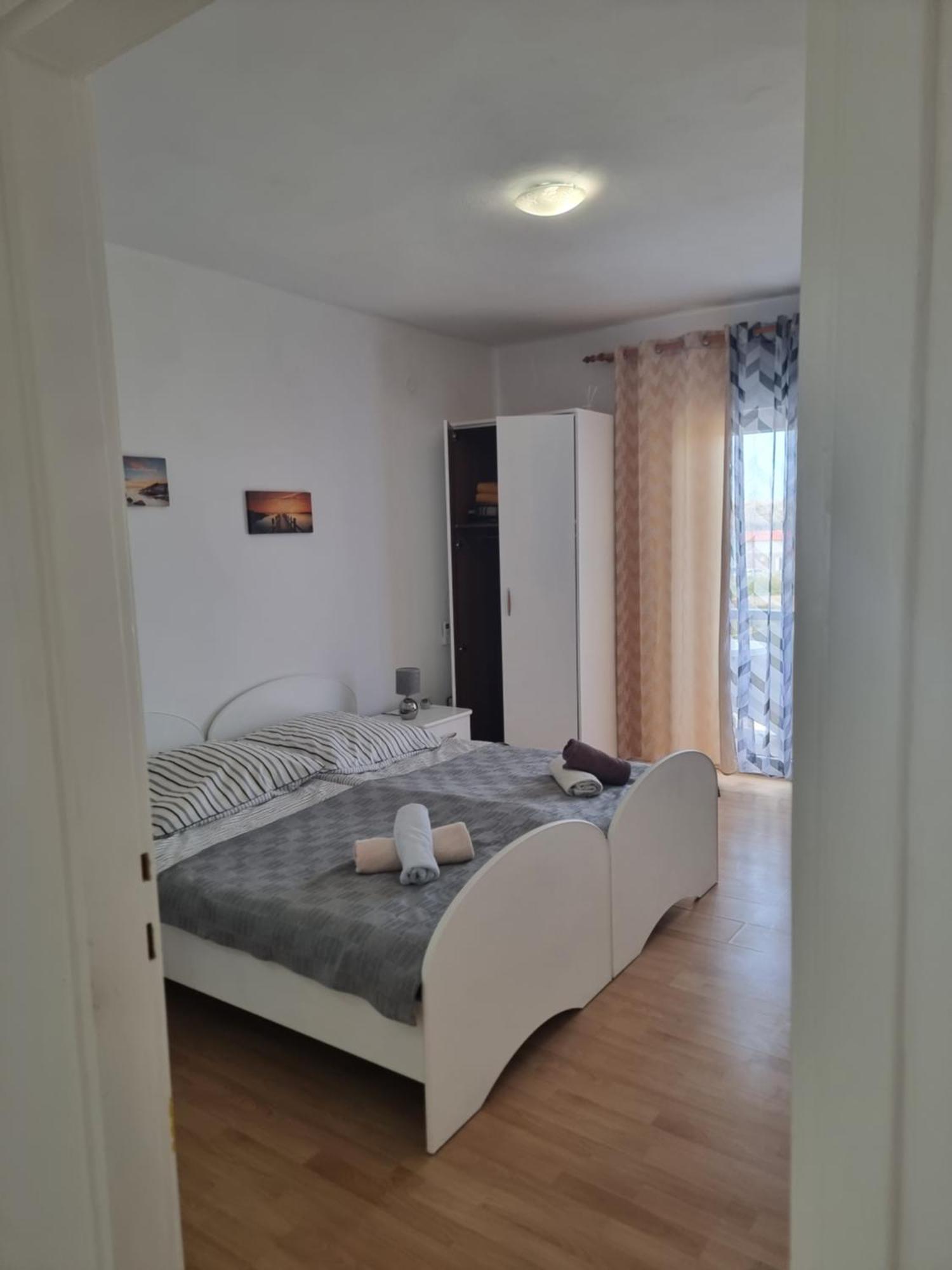 Apartmani Alen Dinjiška Buitenkant foto