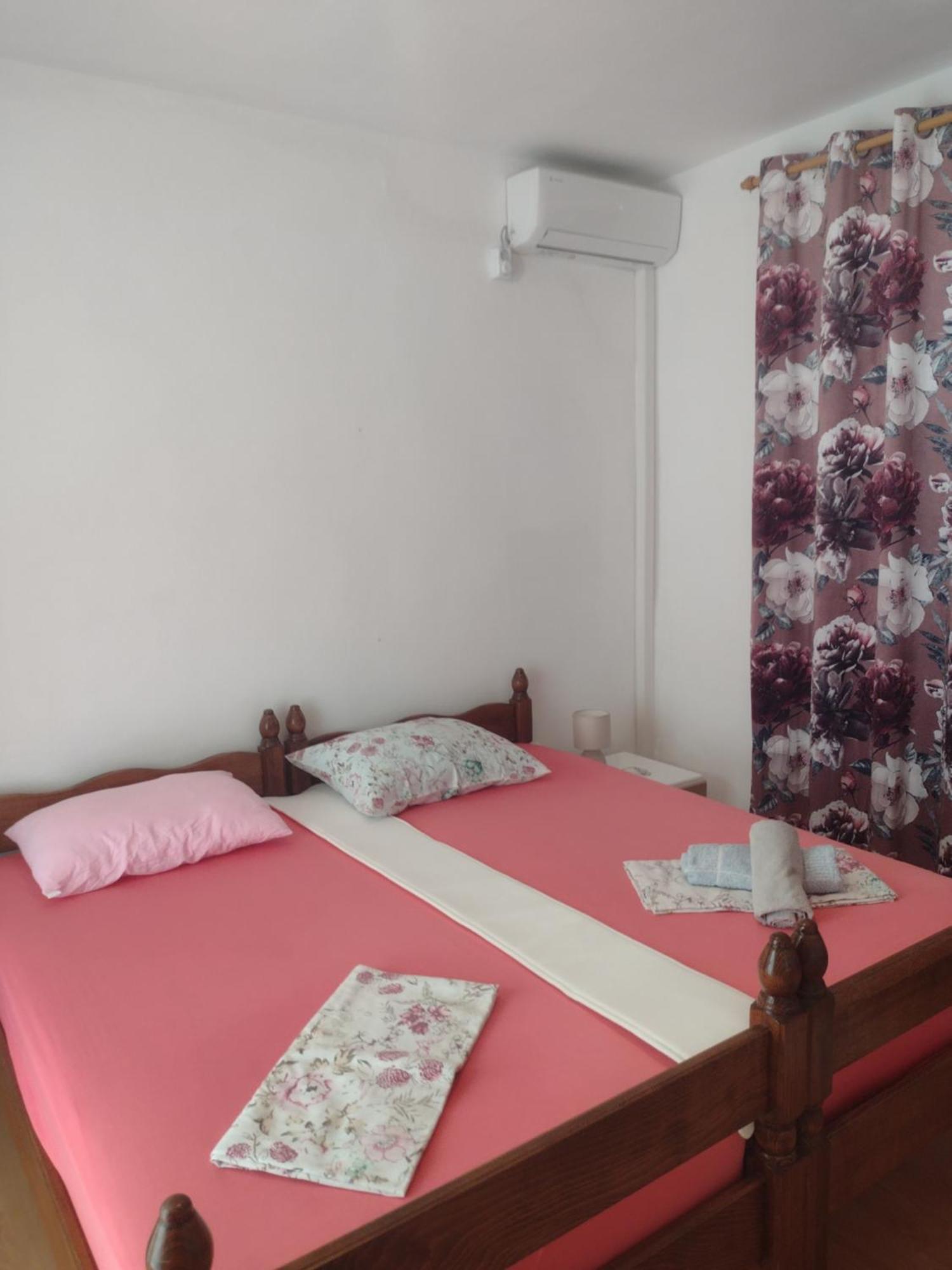 Apartmani Alen Dinjiška Buitenkant foto